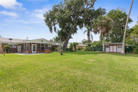 A home in SOUTH DAYTONA