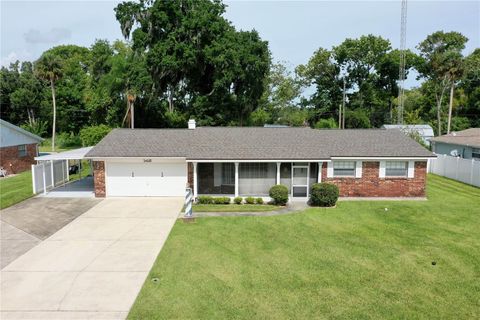 A home in SOUTH DAYTONA