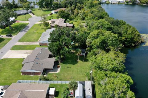 A home in SOUTH DAYTONA