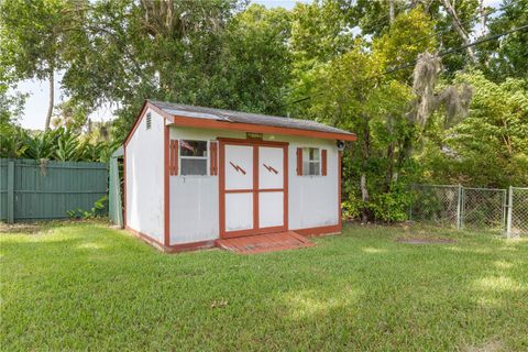 A home in SOUTH DAYTONA