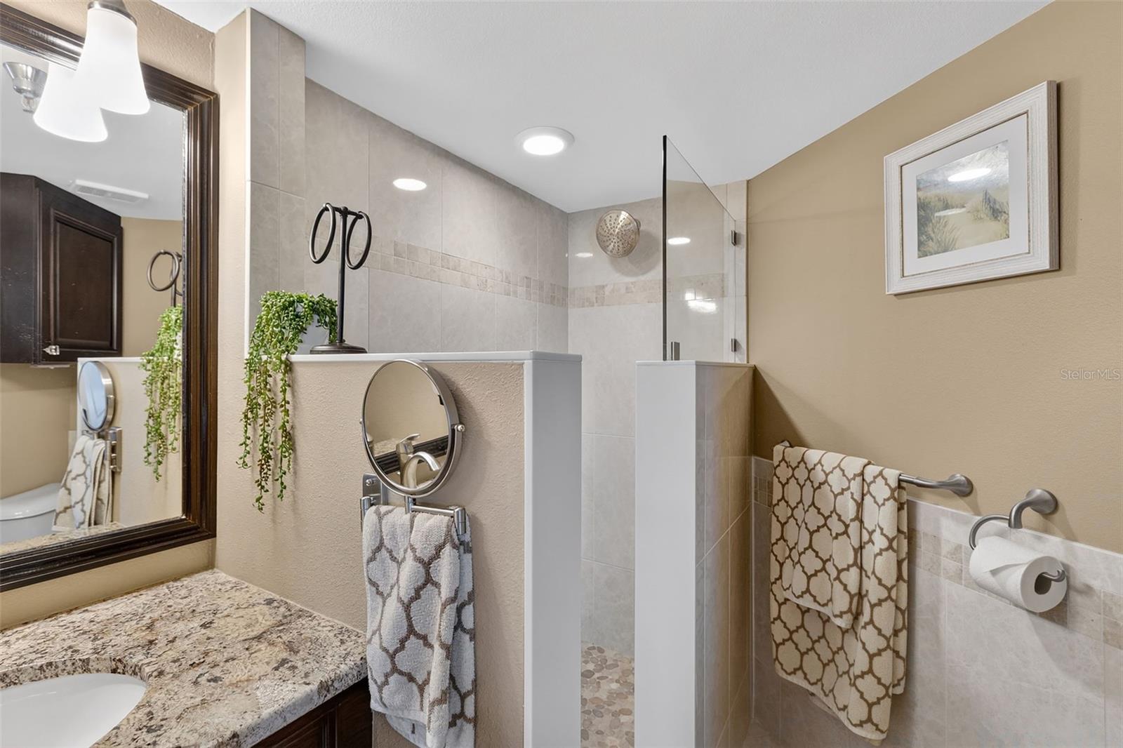 LEMON BAY BREEZES PH 02 BLDG B - Residential