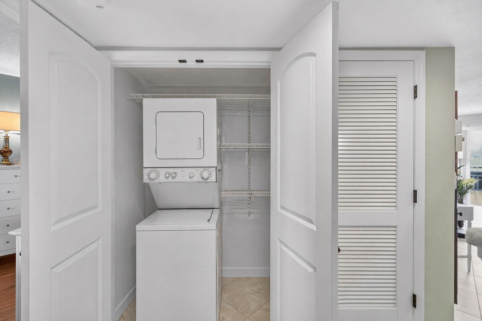 LEMON BAY BREEZES PH 02 BLDG B - Residential