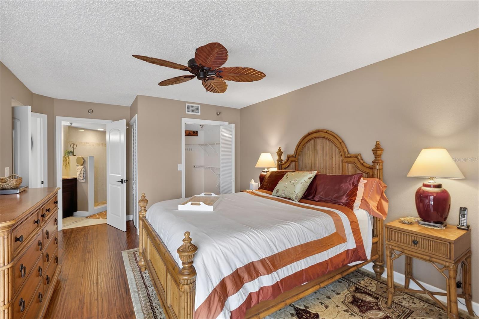 LEMON BAY BREEZES PH 02 BLDG B - Residential