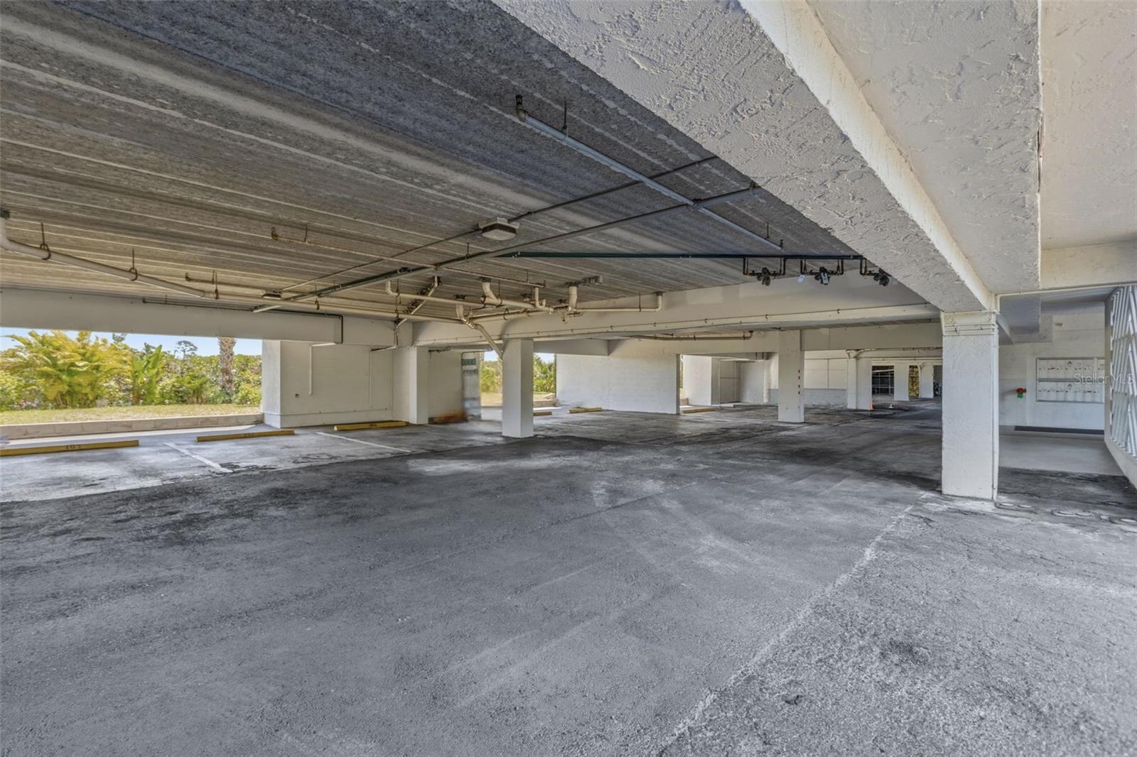 LEMON BAY BREEZES PH 02 BLDG B - Residential