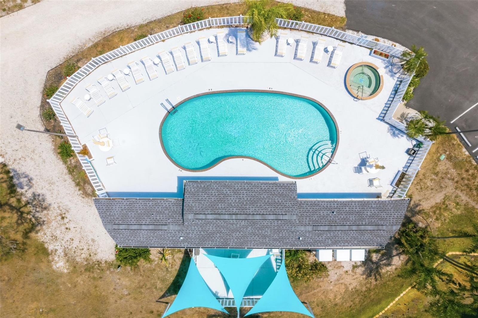 LEMON BAY BREEZES PH 02 BLDG B - Residential