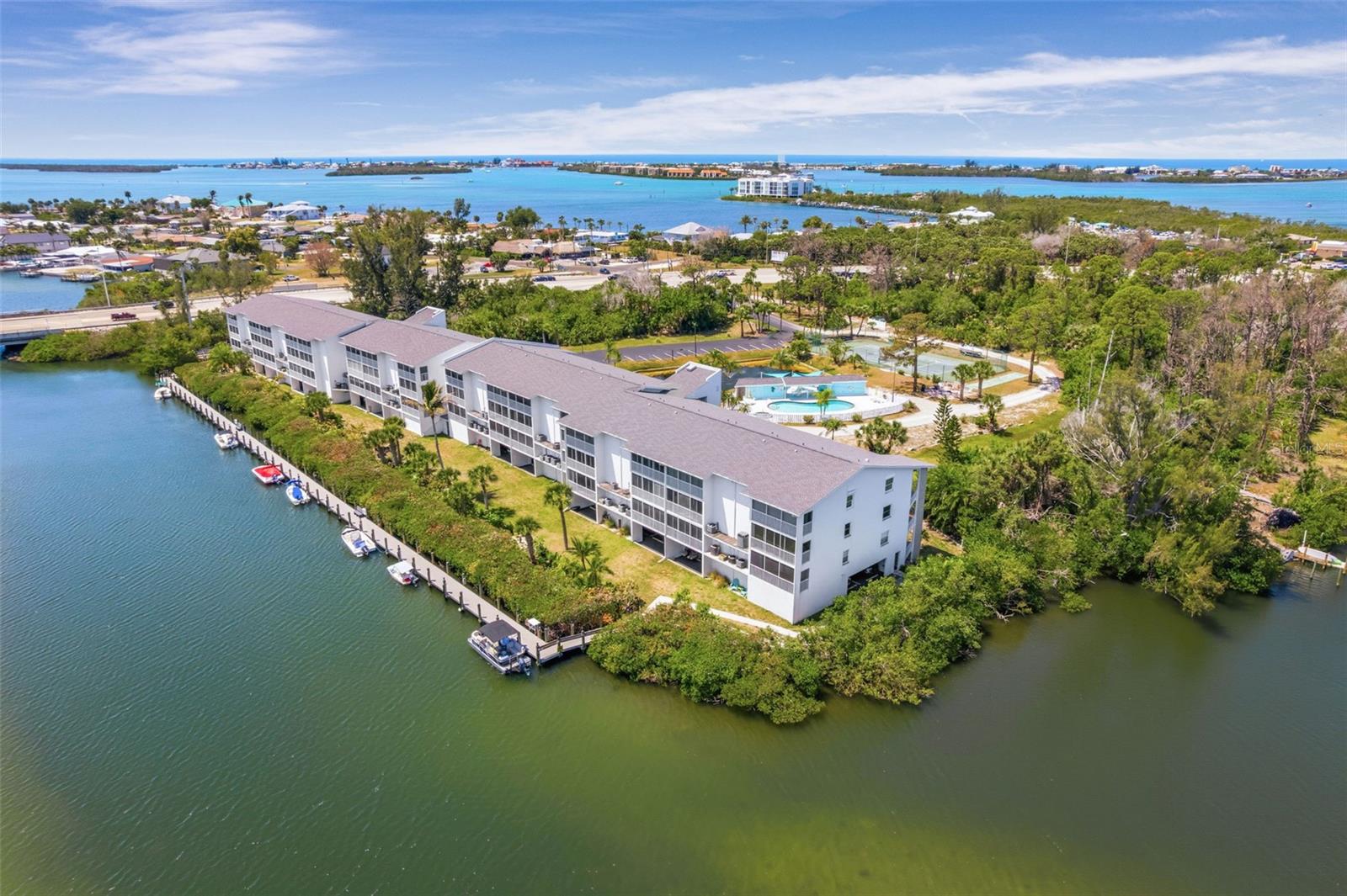 LEMON BAY BREEZES PH 02 BLDG B - Residential