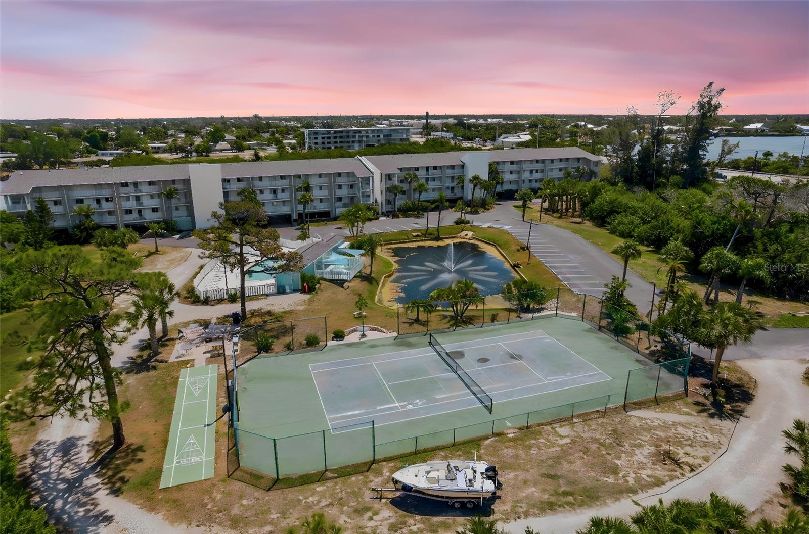 LEMON BAY BREEZES PH 02 BLDG B - Residential