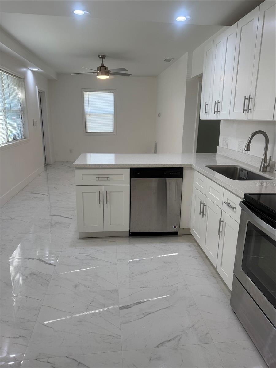 EDGEWATER ACRES UNIT 01 RESUB - Residential