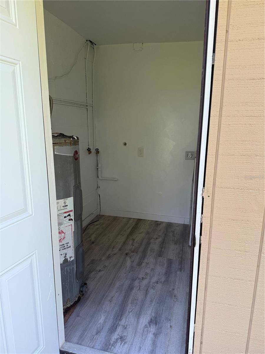 EDGEWATER ACRES UNIT 01 RESUB - Residential