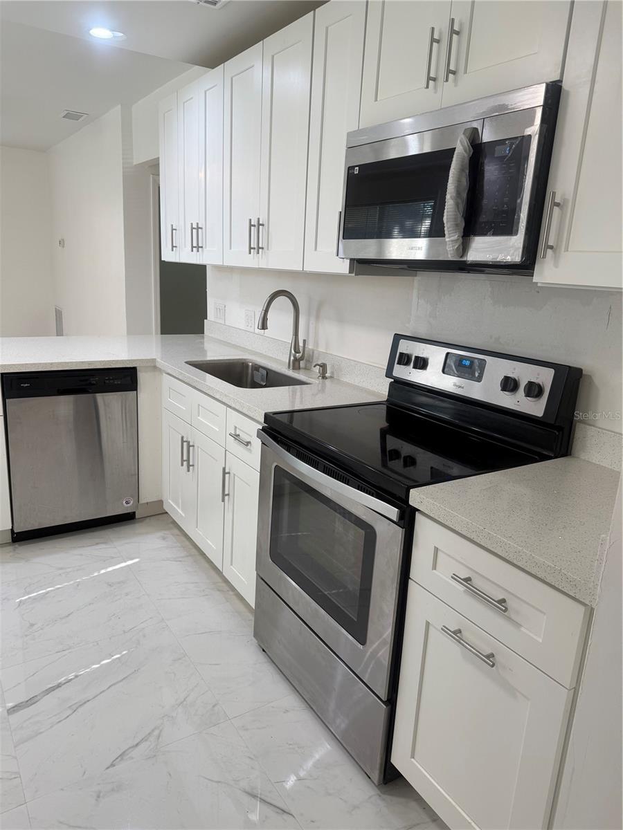 EDGEWATER ACRES UNIT 01 RESUB - Residential