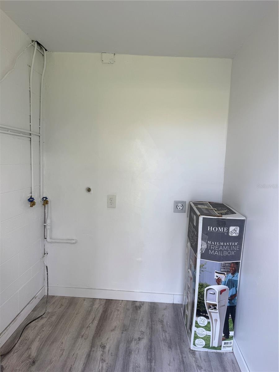 EDGEWATER ACRES UNIT 01 RESUB - Residential