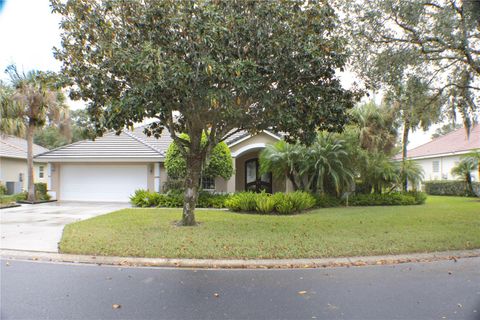 A home in WINTER HAVEN