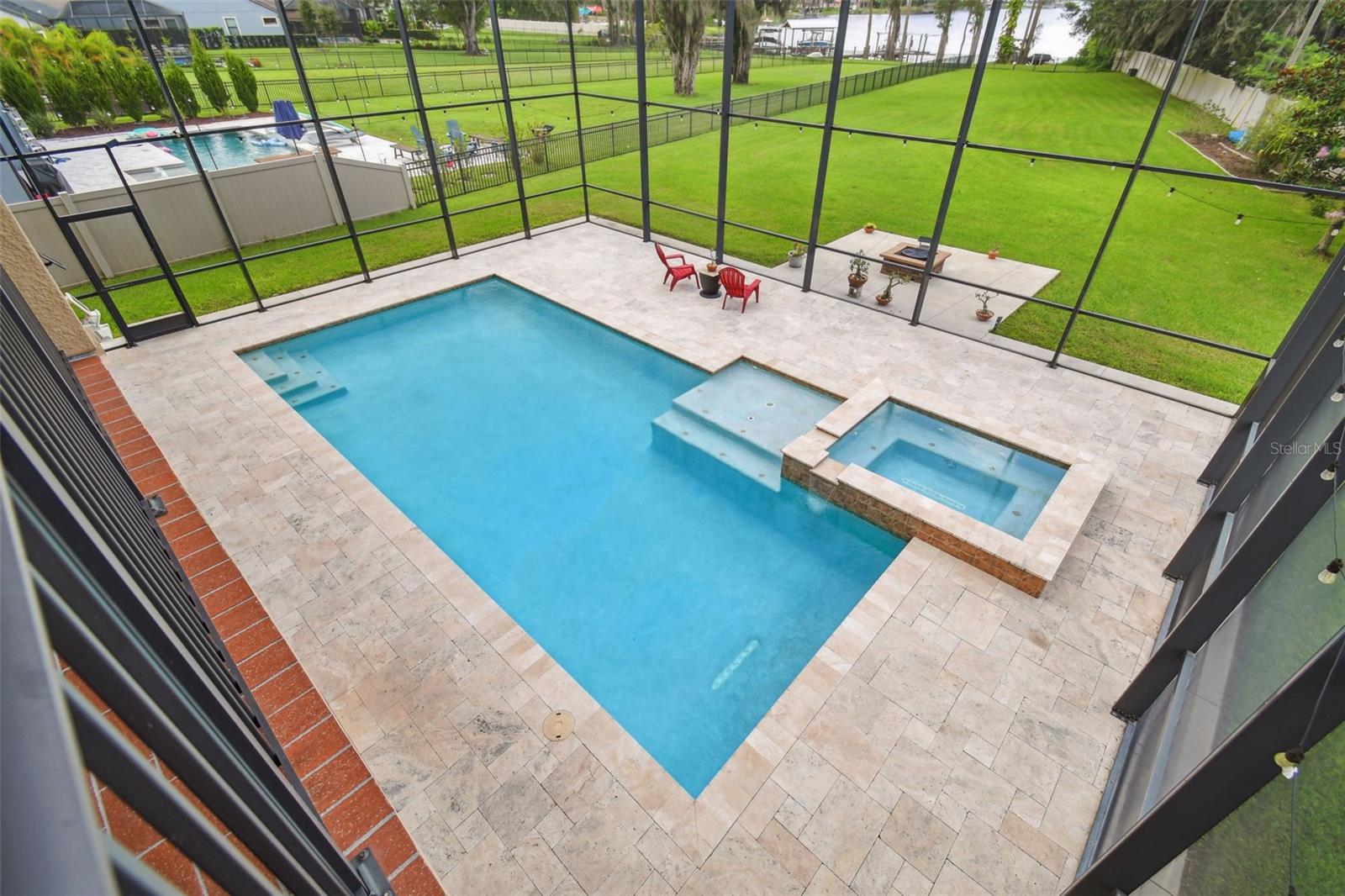 2566 LAKE MANOR DRIVE