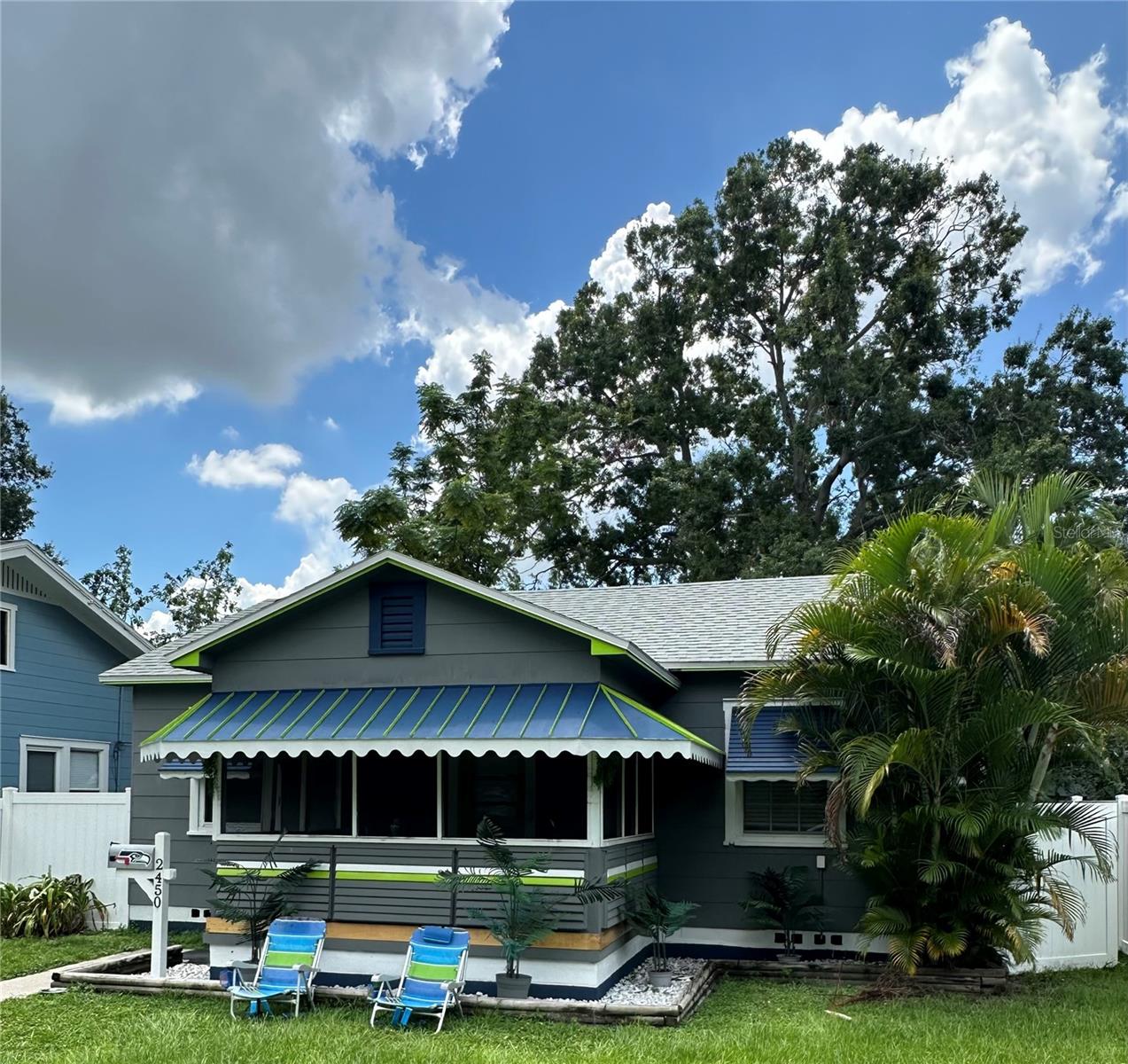 AVAILABLE NOW! Welcome to this charming efficiency apartment in a prime location, NO FLOOD ZONE— Mins away from Publix, Home Depot, the interstate, and downtown St. Pete, plus only 2 blocks from Booker Creek Park with jogging trails, pickleball, basketball, and more!
This thoughtfully designed unit offers a private entrance, lit parking, and oversized closet with nearly everything brand new. Utilities are included (water, power, sewer, garbage, and more), making this a true all-inclusive rental.
The property is pet-friendly for one dog (no cats), Shared spaces include the patio deck, backyard, and laundry.
Enjoy peace of mind with included pest control (inside & out).
Ideal for those seeking a quiet environment, convenience, and a fantastic location!