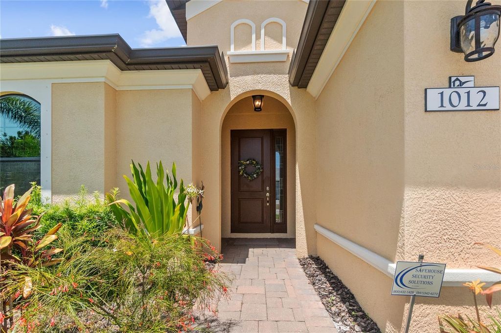 Photo of 1012 Siberian Glen, Bradenton, FL 34212 (MLS # TB8411540)