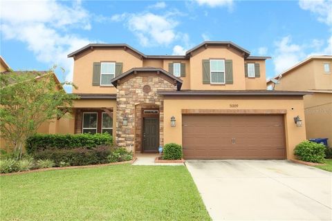 A home in MINNEOLA