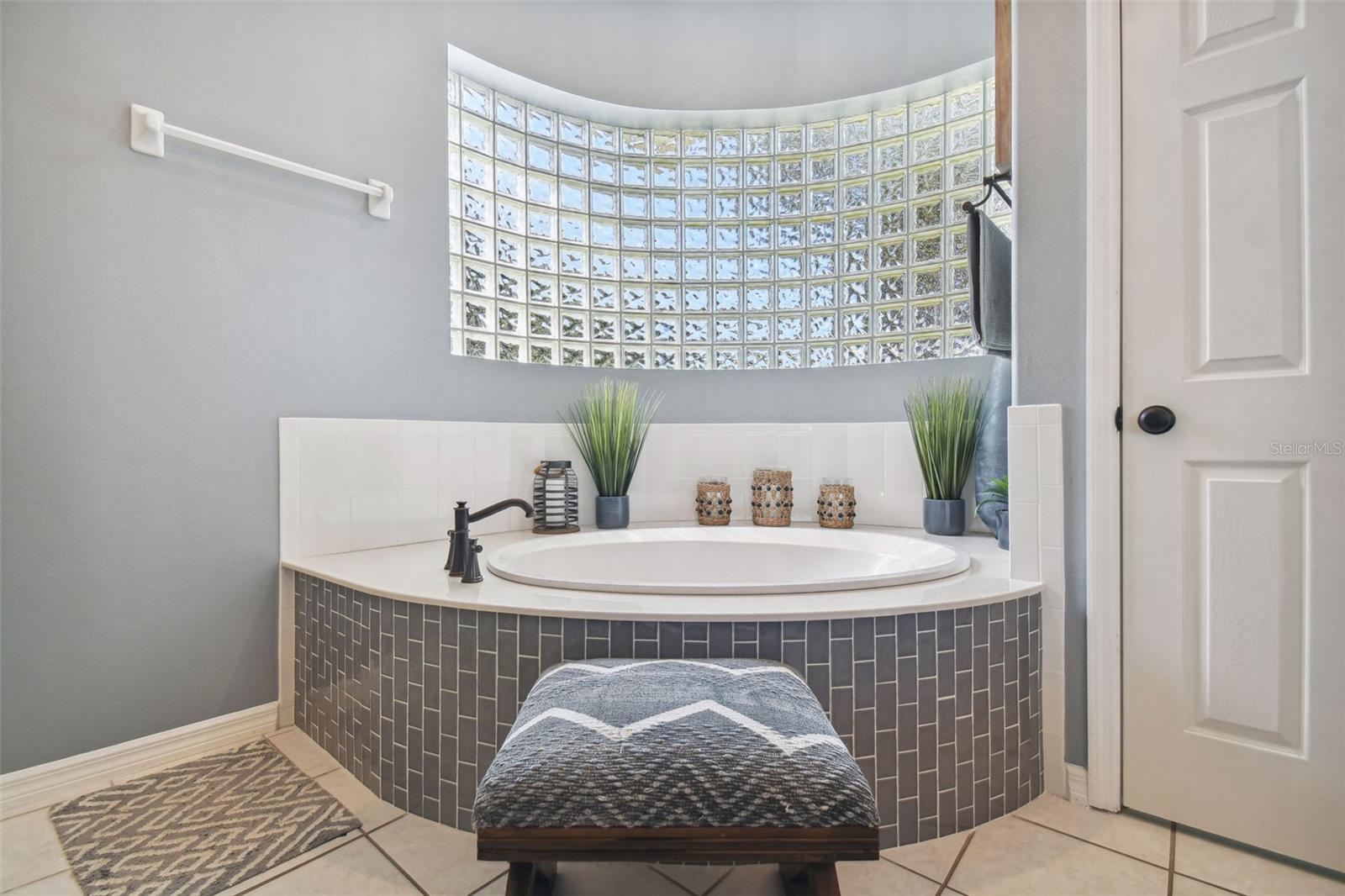 DIAMOND HILL AT SWEETWATER COUNTRY CLUB - Residential