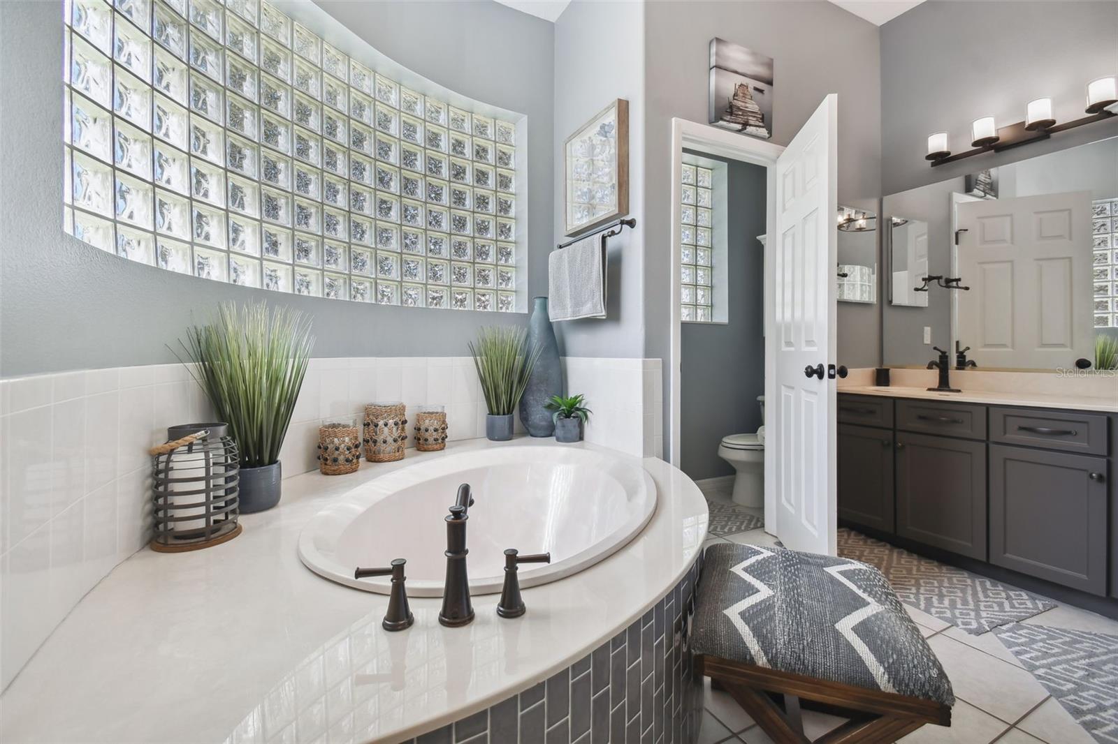 DIAMOND HILL AT SWEETWATER COUNTRY CLUB - Residential