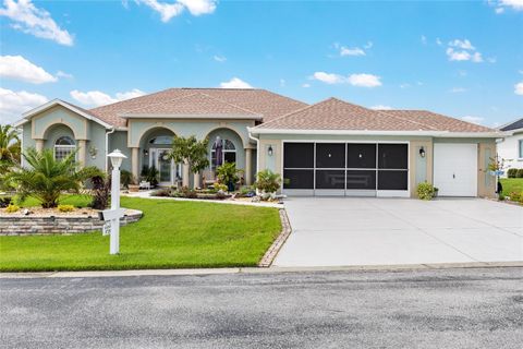 Photo of 5719 NW 25th Loop, Ocala, FL 34482 (MLS # OM709264) Photo of 5719 NW 25th Loop, Ocala, FL 34482 (MLS # OM709264)