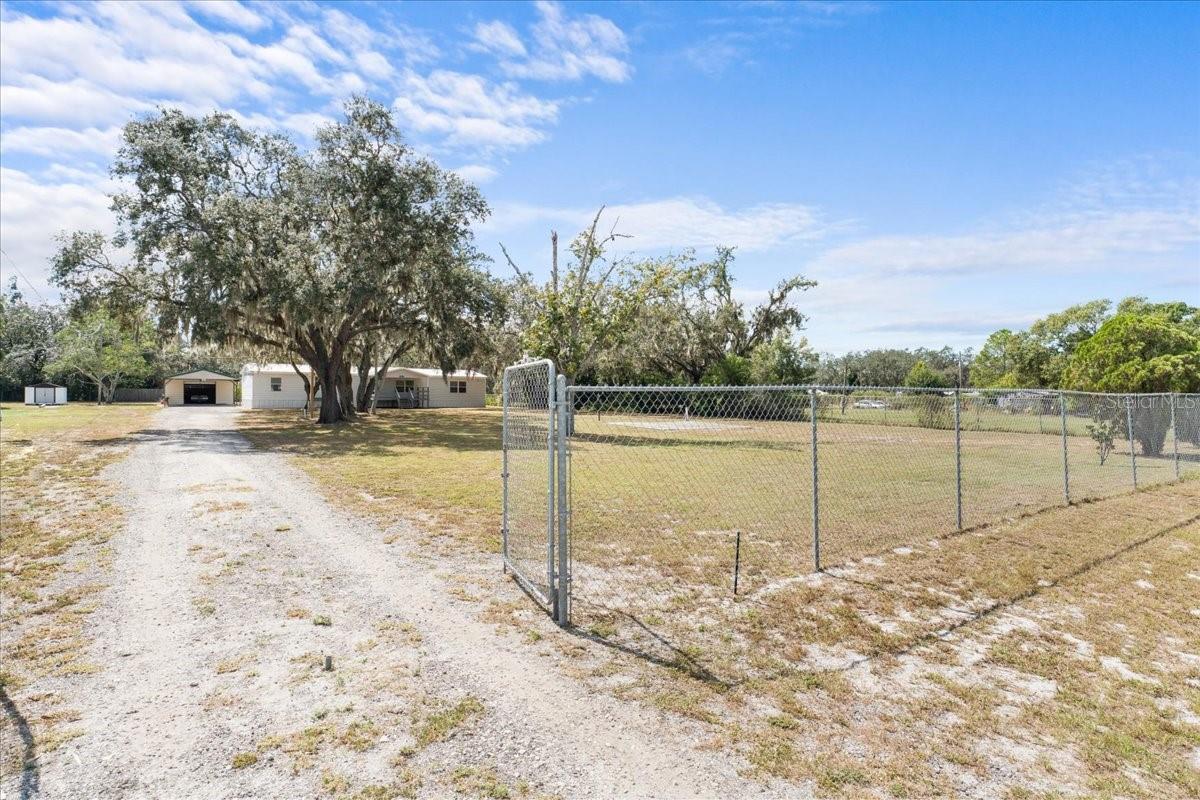 TROPICAL ACRES - Residential