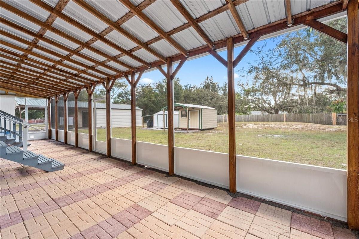 TROPICAL ACRES - Residential
