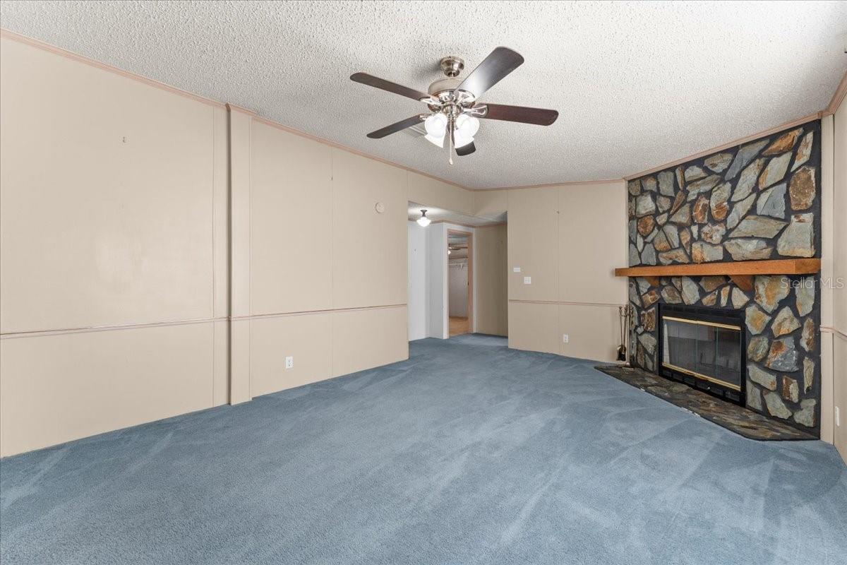 TROPICAL ACRES - Residential