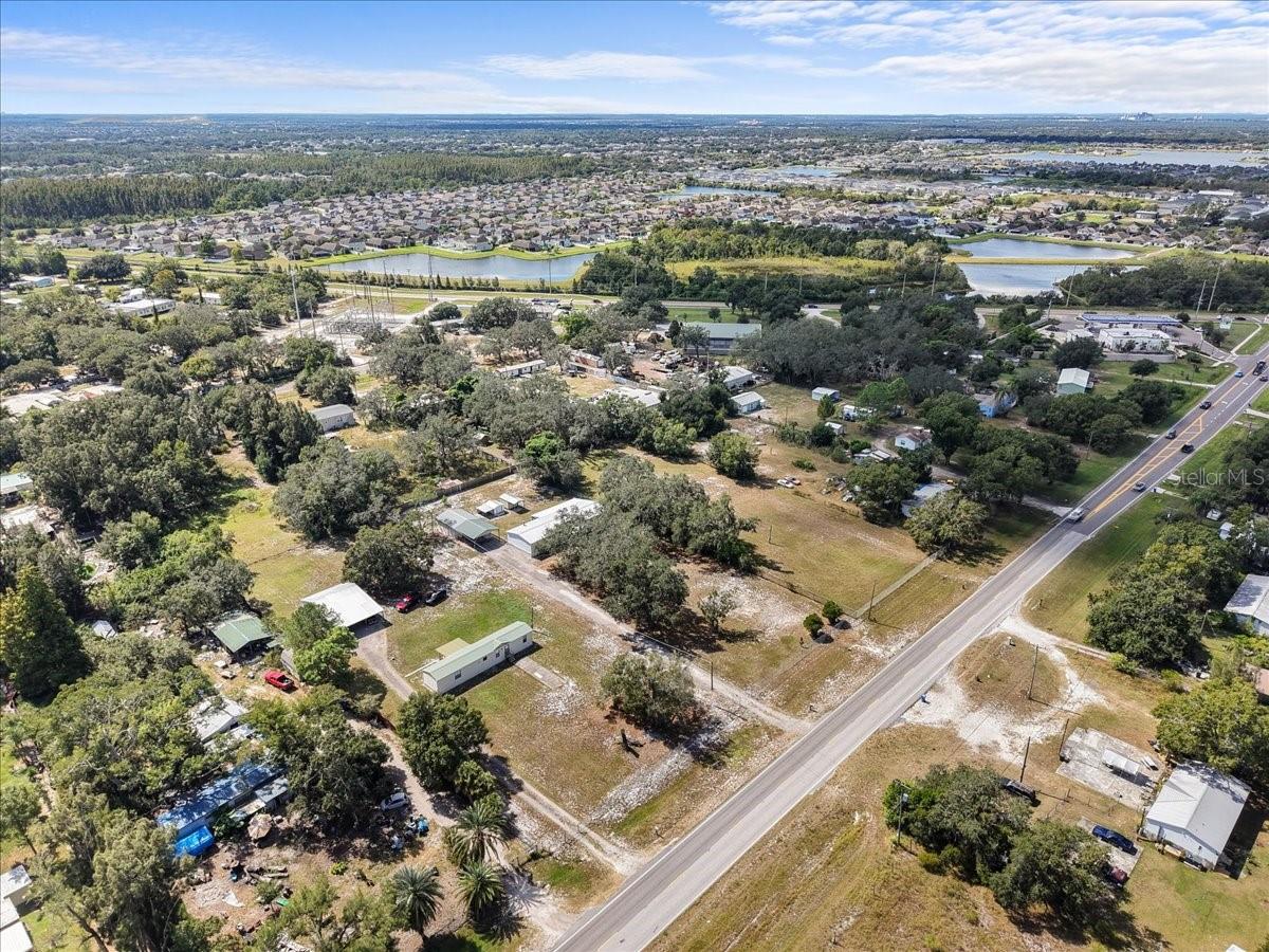 TROPICAL ACRES - Residential