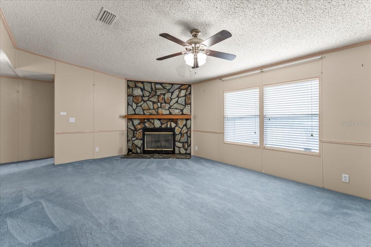 TROPICAL ACRES - Residential