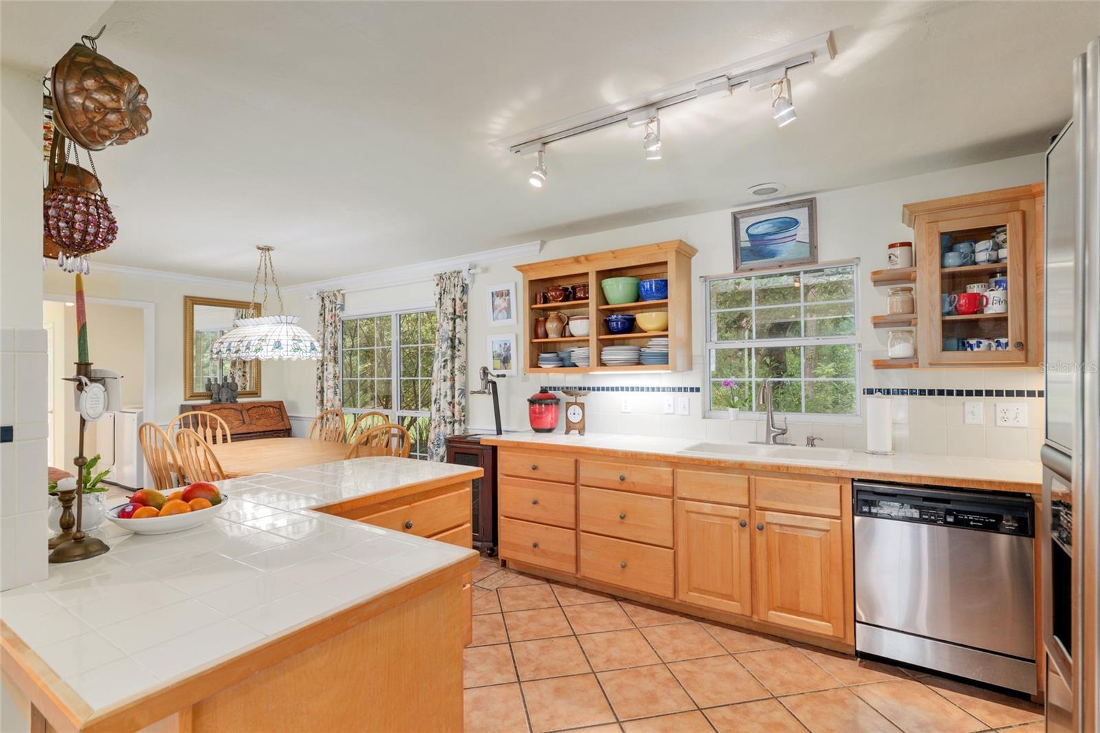 ROLLING MEADOWS - Residential