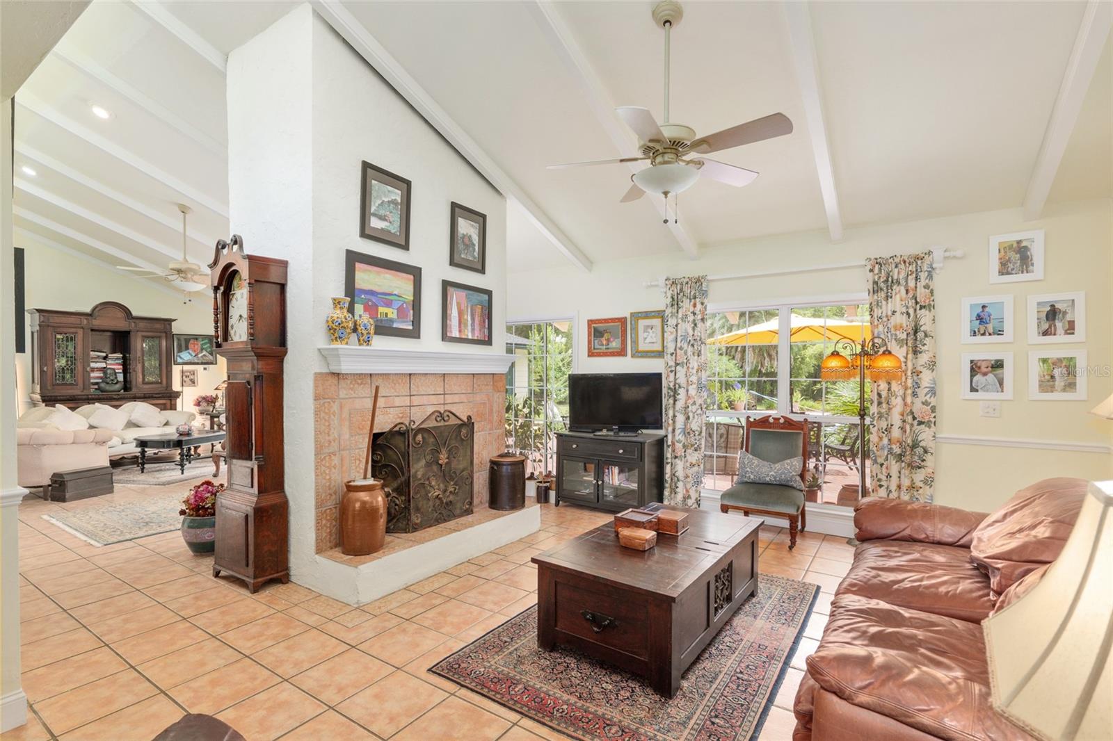 ROLLING MEADOWS - Residential