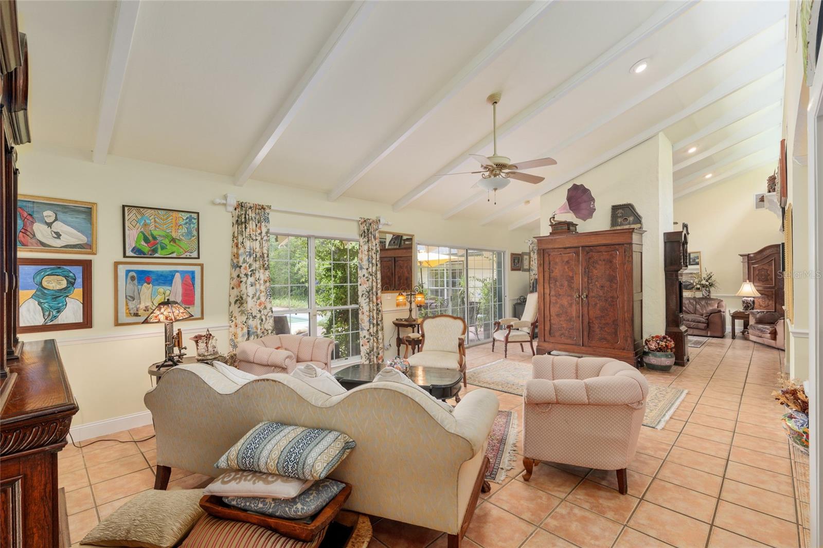 ROLLING MEADOWS - Residential