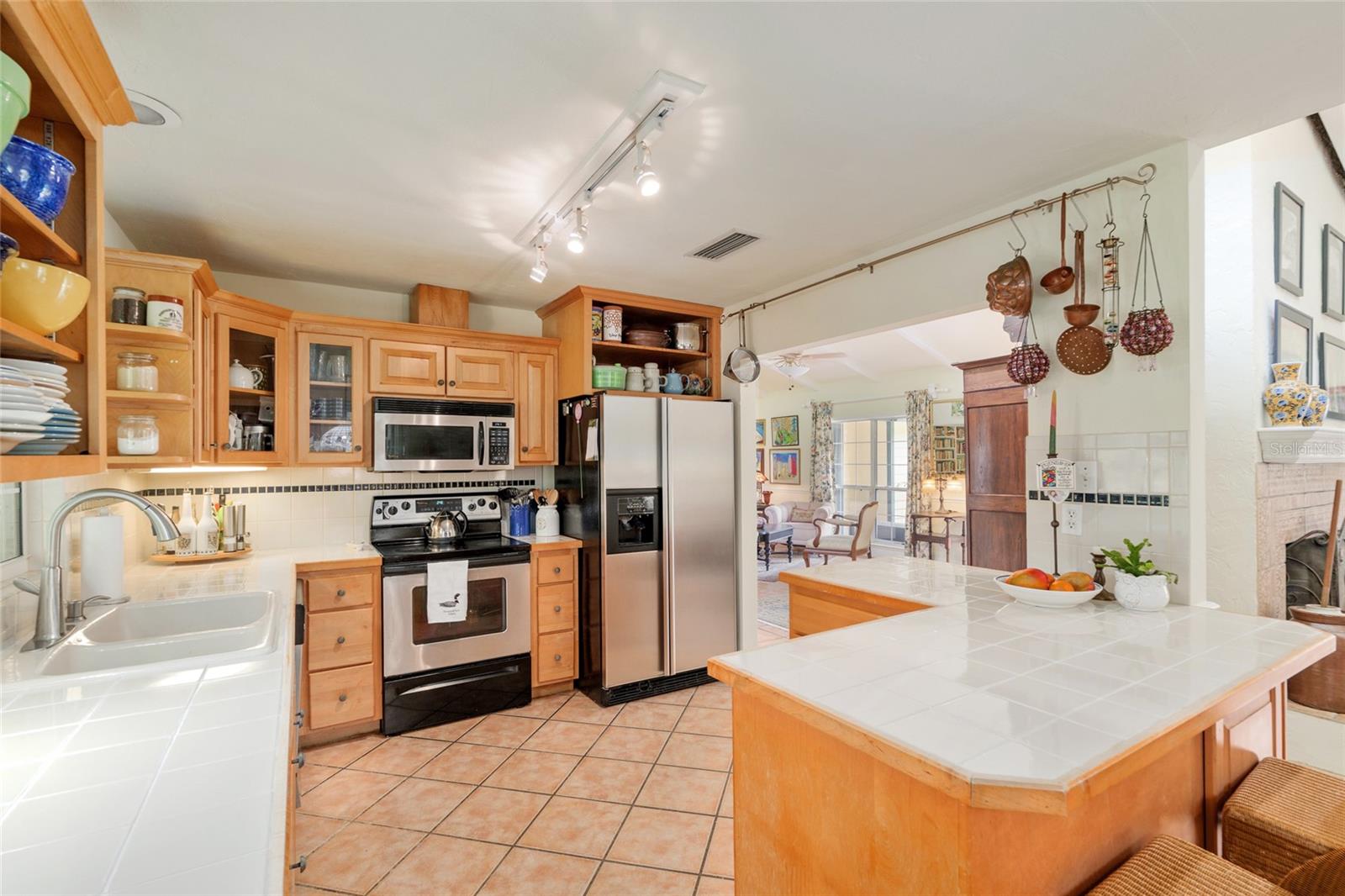ROLLING MEADOWS - Residential