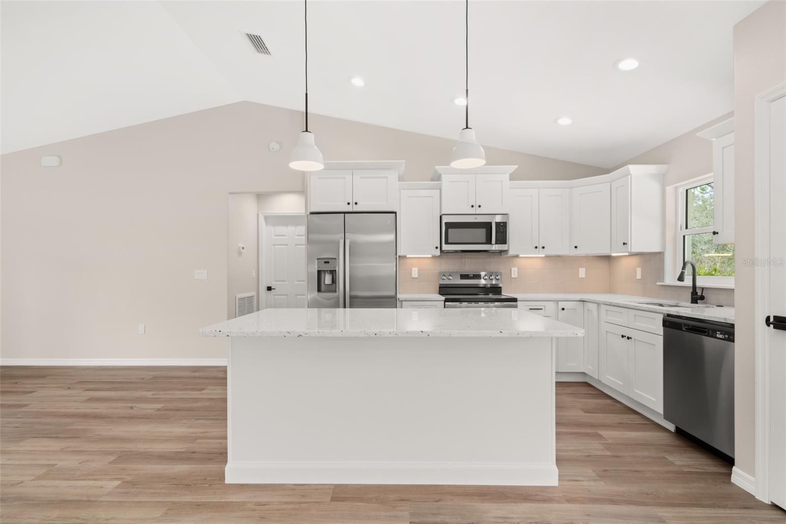 SEBRING COUNTRY ESTATE SEC 03 - Residential