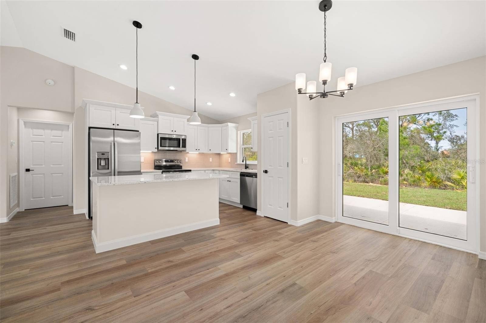 SEBRING COUNTRY ESTATE SEC 03 - Residential