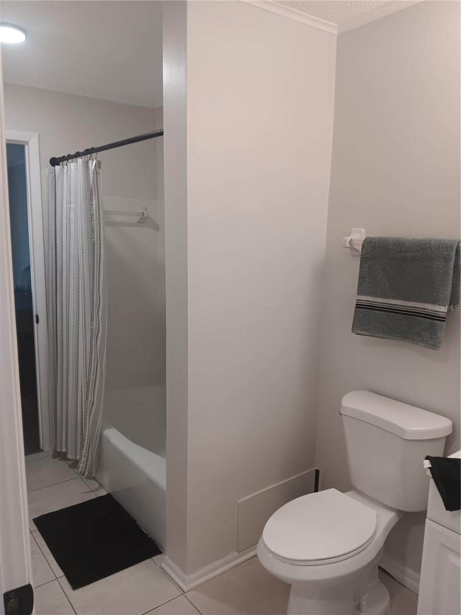 BAYSHORE ON THE LAKE APTS II SEC 3 - Residential