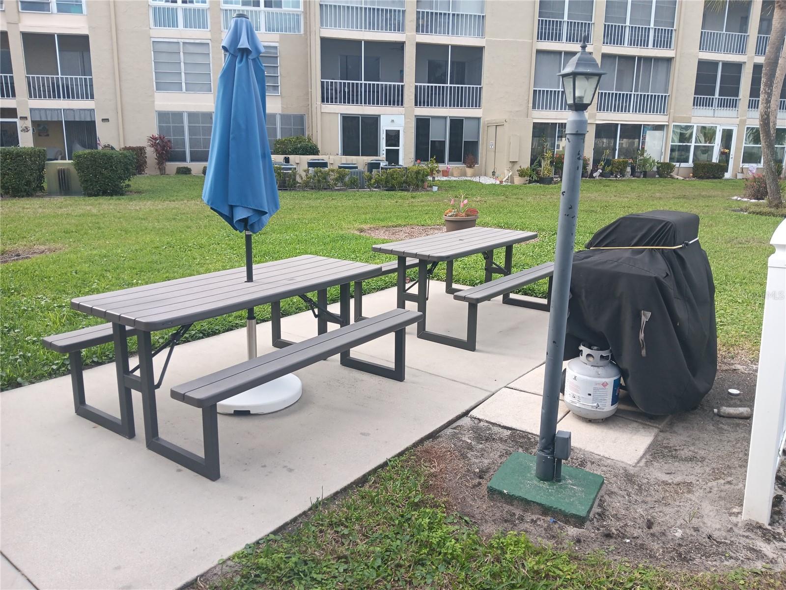 BAYSHORE ON THE LAKE APTS II SEC 3 - Residential