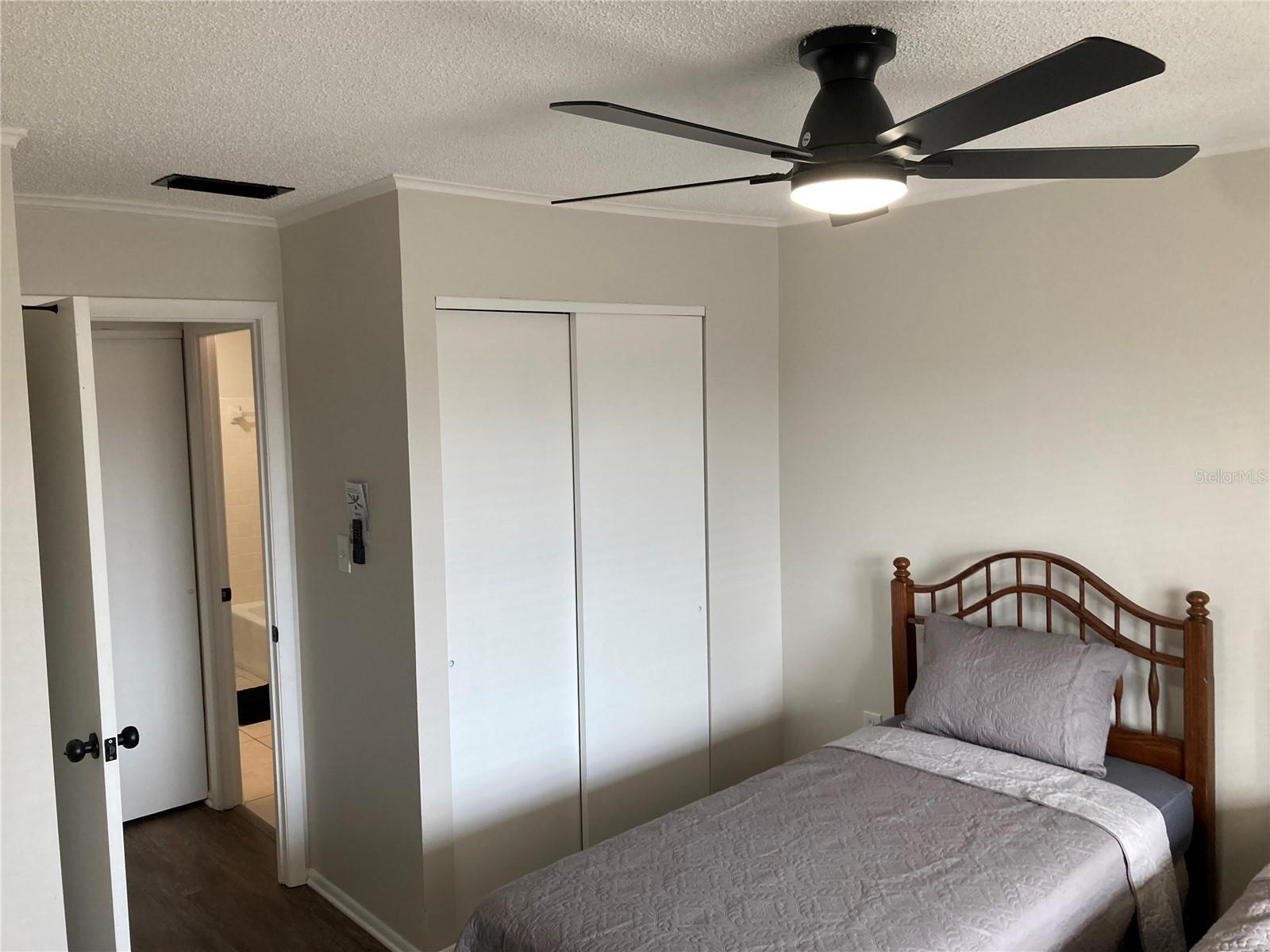 BAYSHORE ON THE LAKE APTS II SEC 3 - Residential