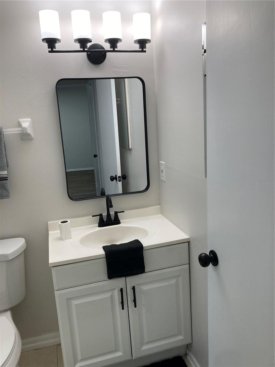 BAYSHORE ON THE LAKE APTS II SEC 3 - Residential