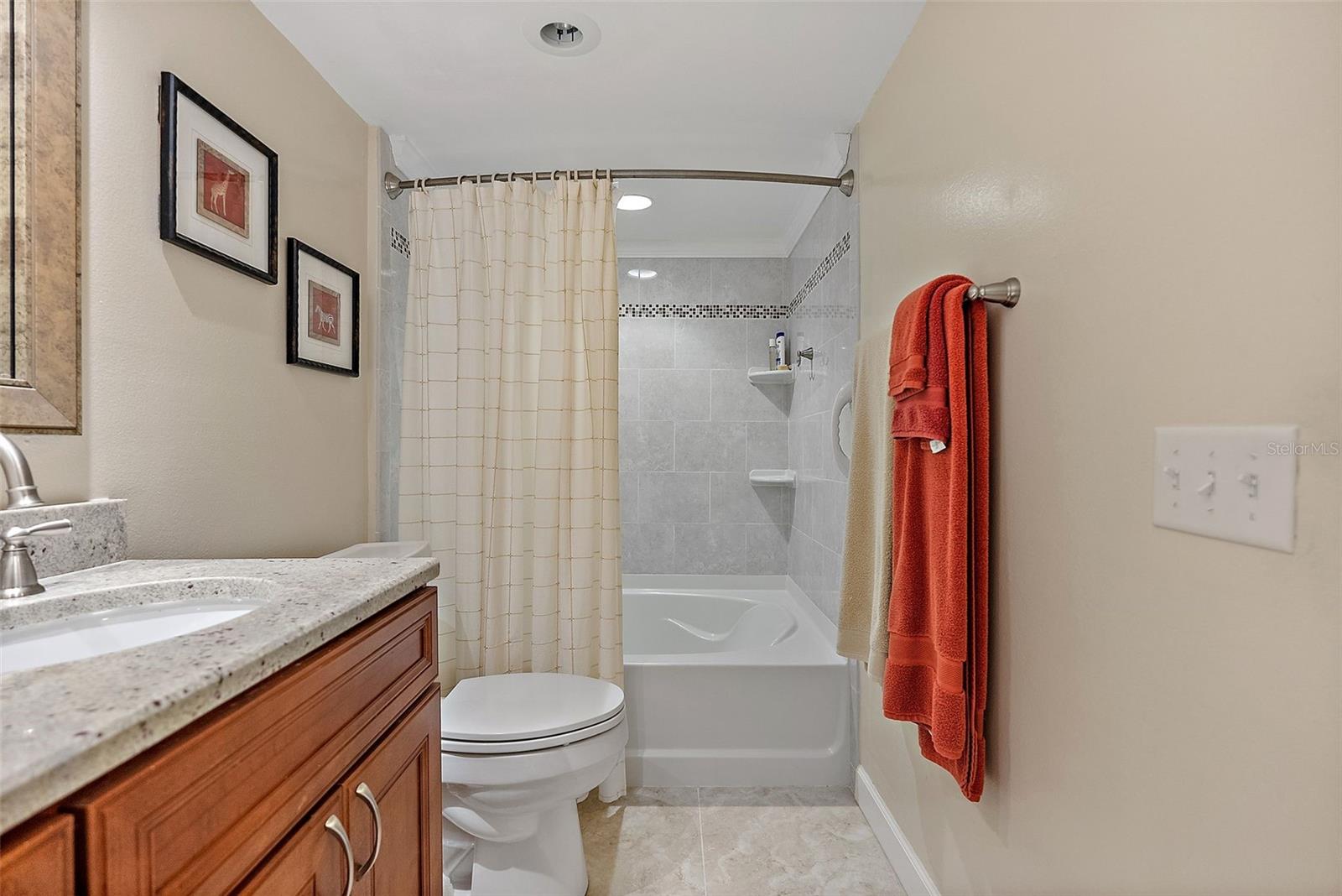 VISTA VERDE UNIT II - Residential