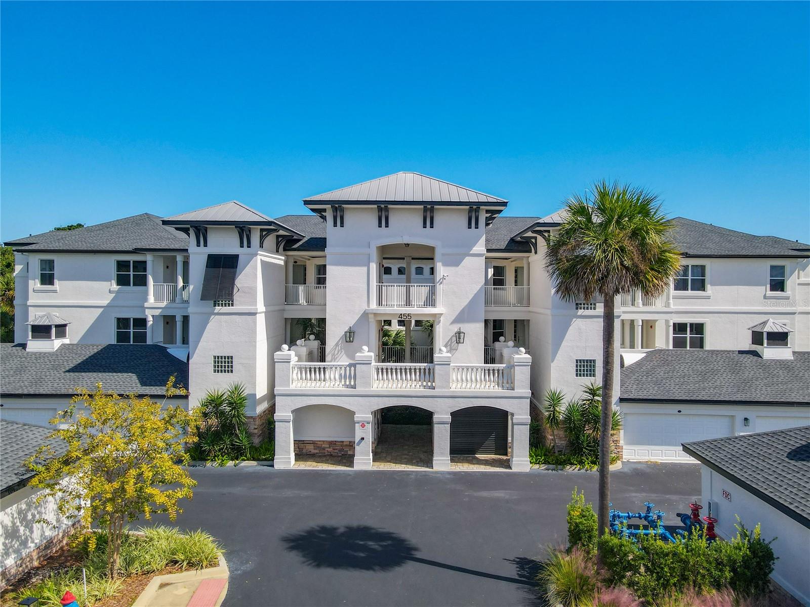 455 RIVERFRONT DRIVE A303
