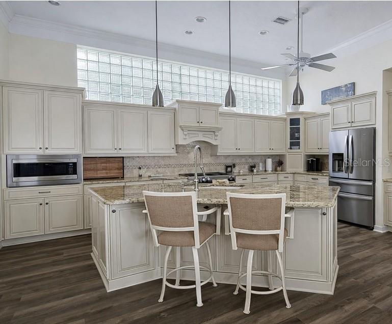 618 CROSSFIELD CIRCLE 37