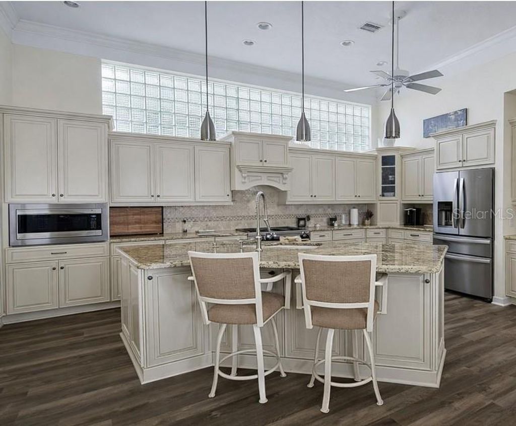 Photo of 618 Crossfield Circle #37, Venice, FL 34293 (MLS # O6383173)