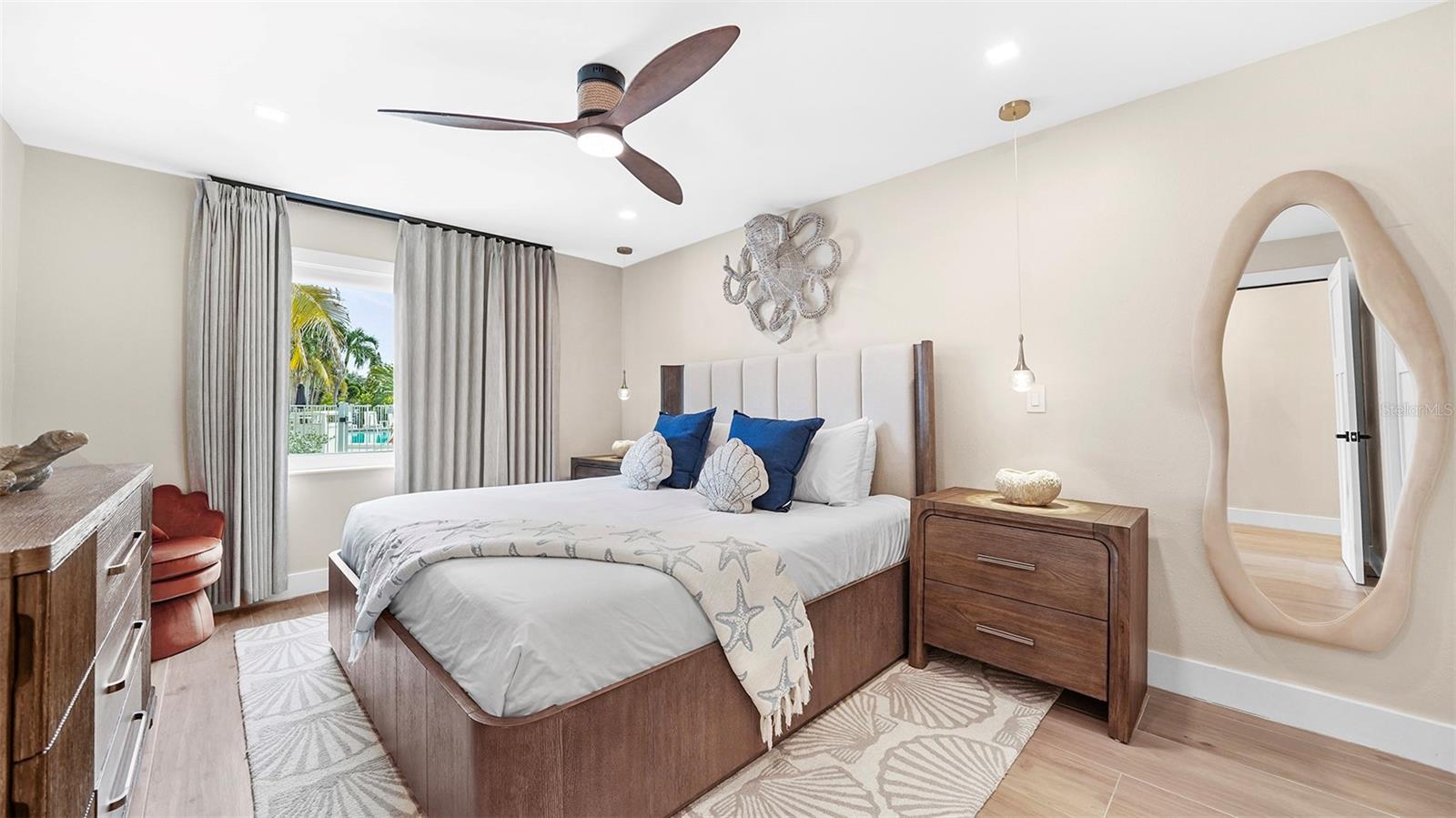 COCONUTS - Residential