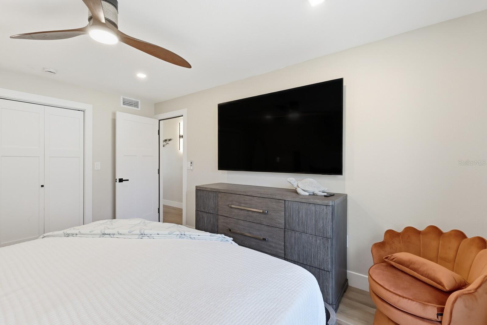 COCONUTS - Residential