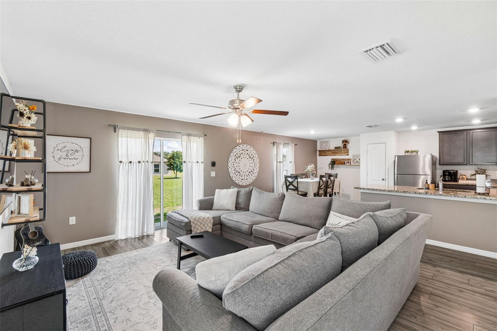SPRING RIDGE - Residential