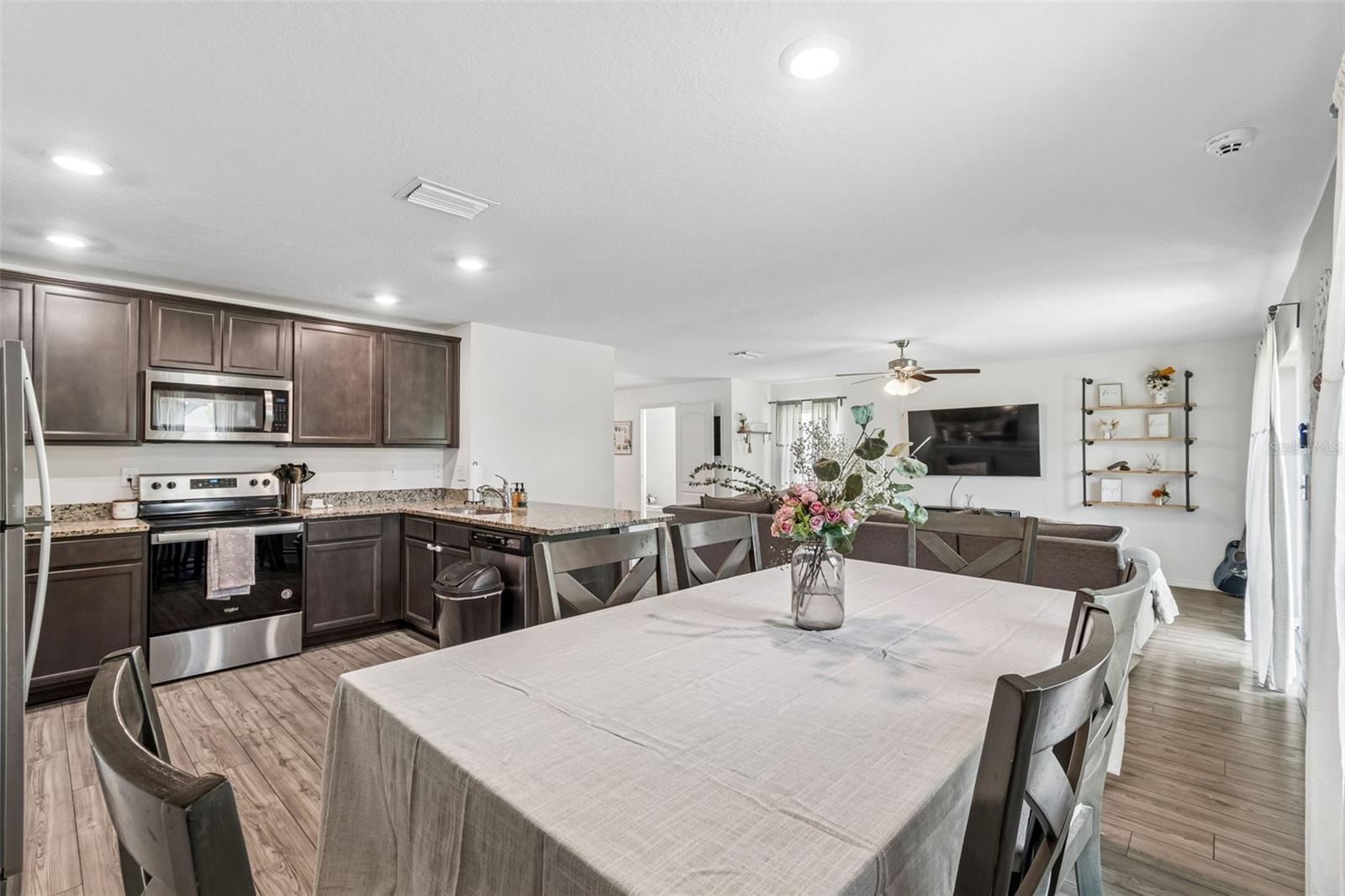 SPRING RIDGE - Residential