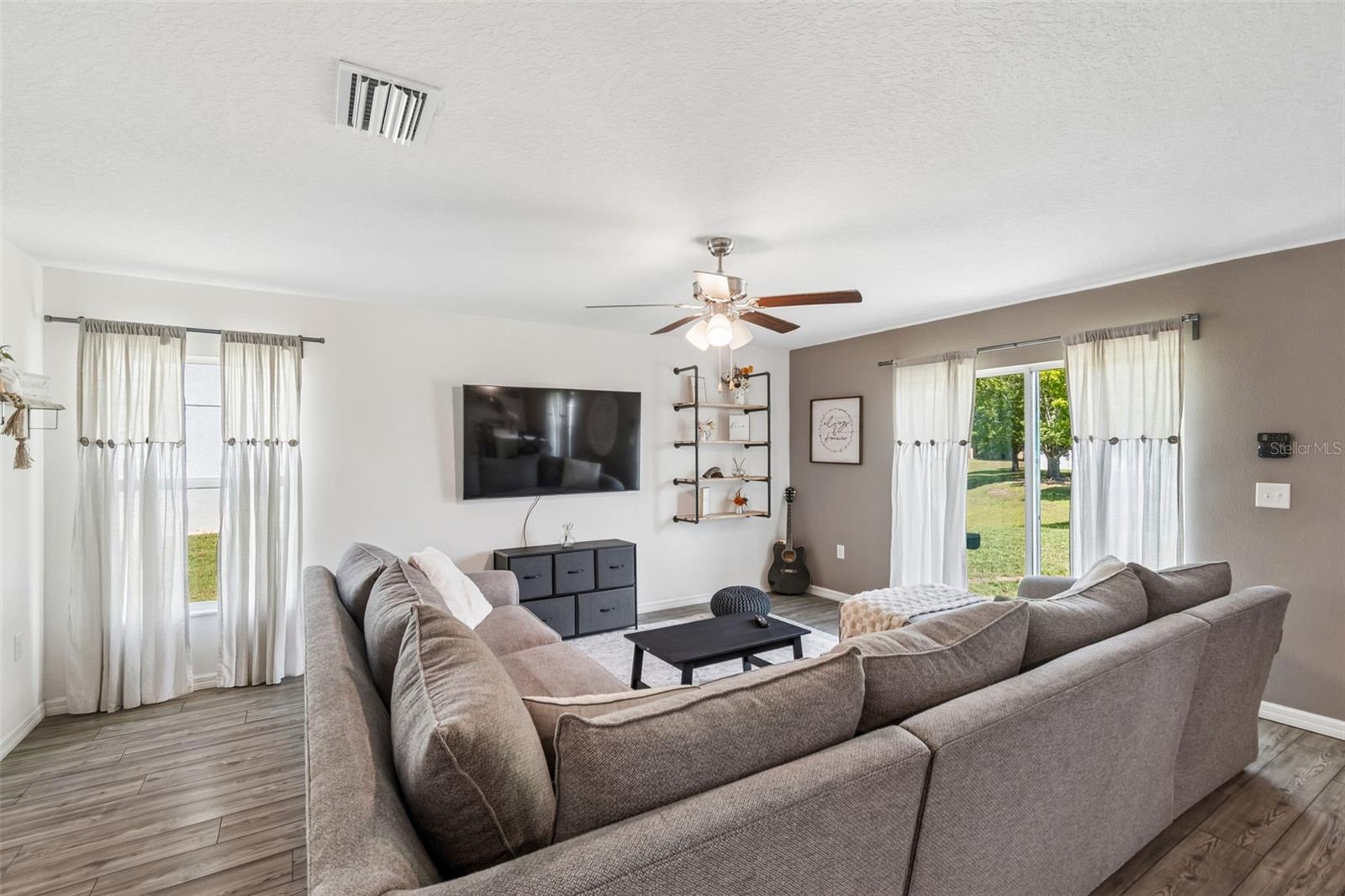 SPRING RIDGE - Residential