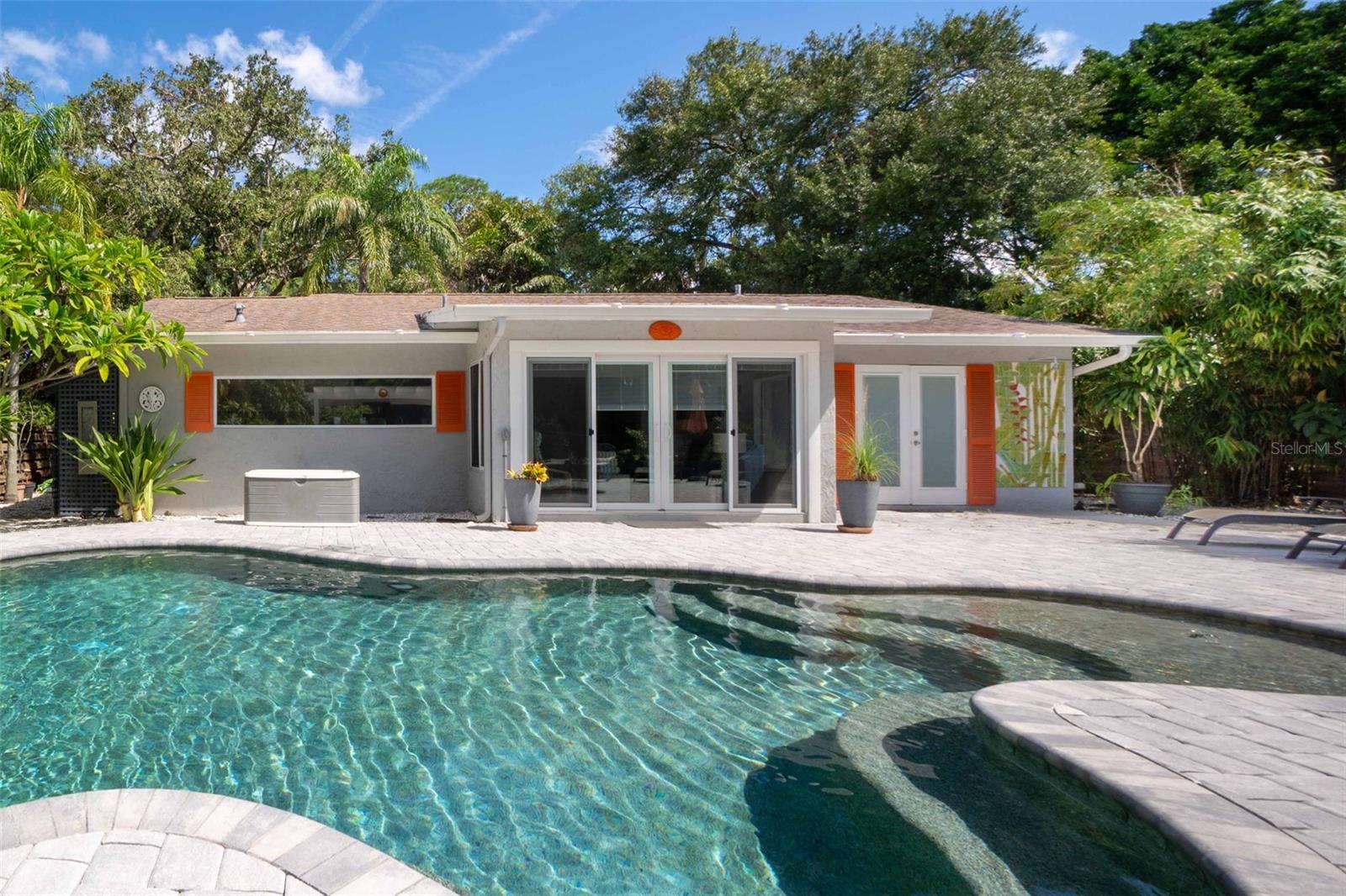 PAUL JOSIAH S LANDS OF - Residential