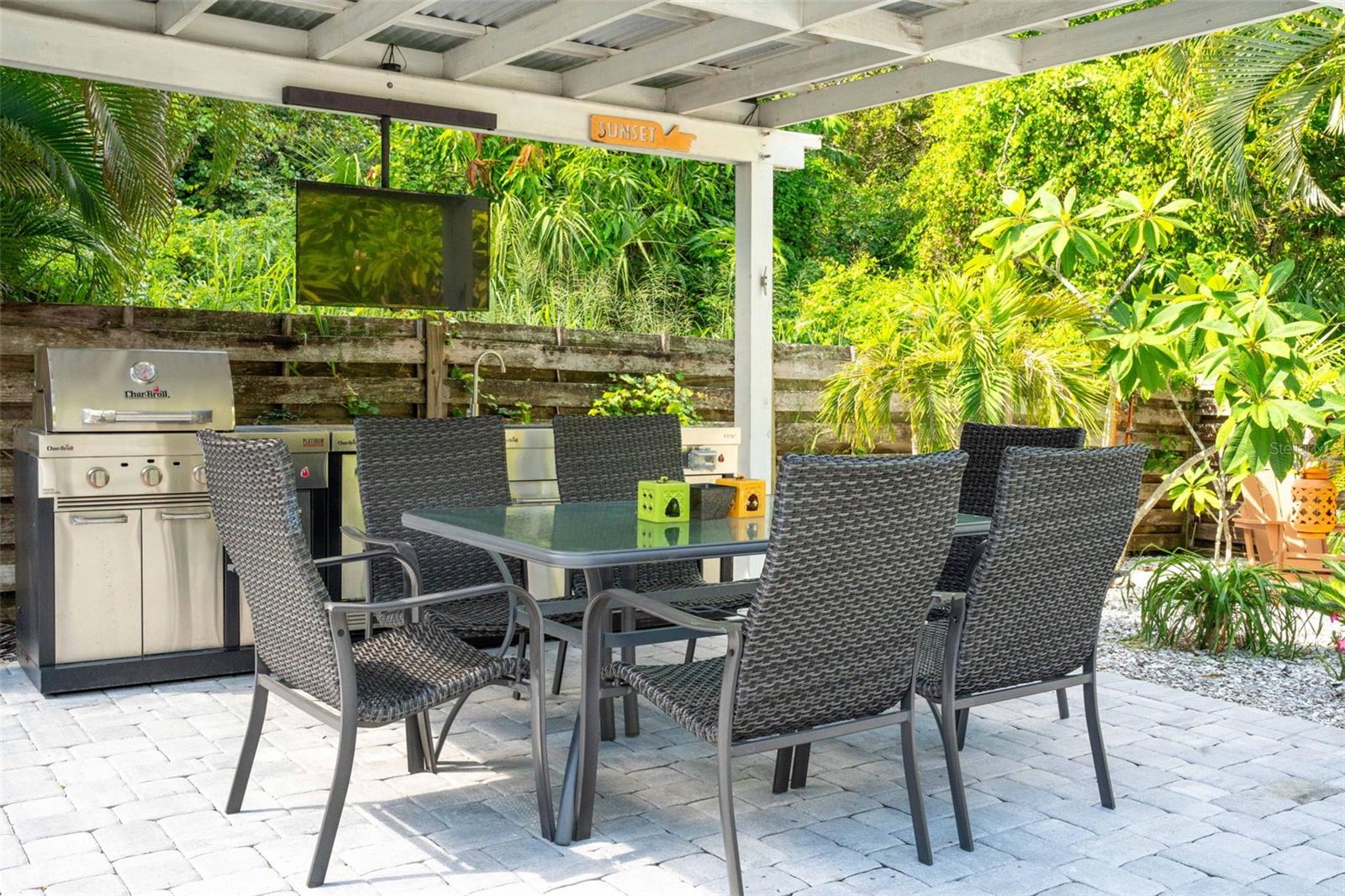 PAUL JOSIAH S LANDS OF - Residential