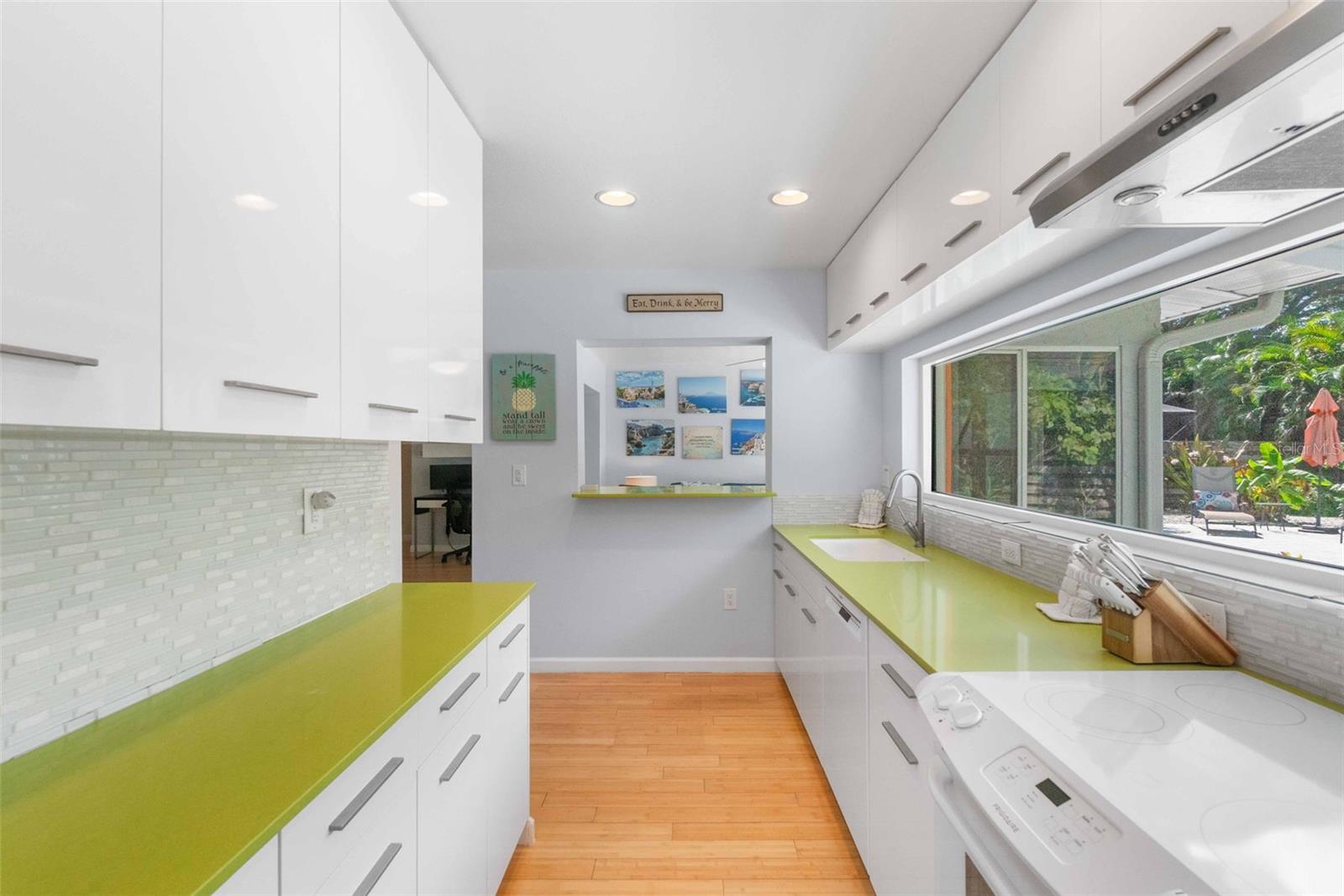 PAUL JOSIAH S LANDS OF - Residential